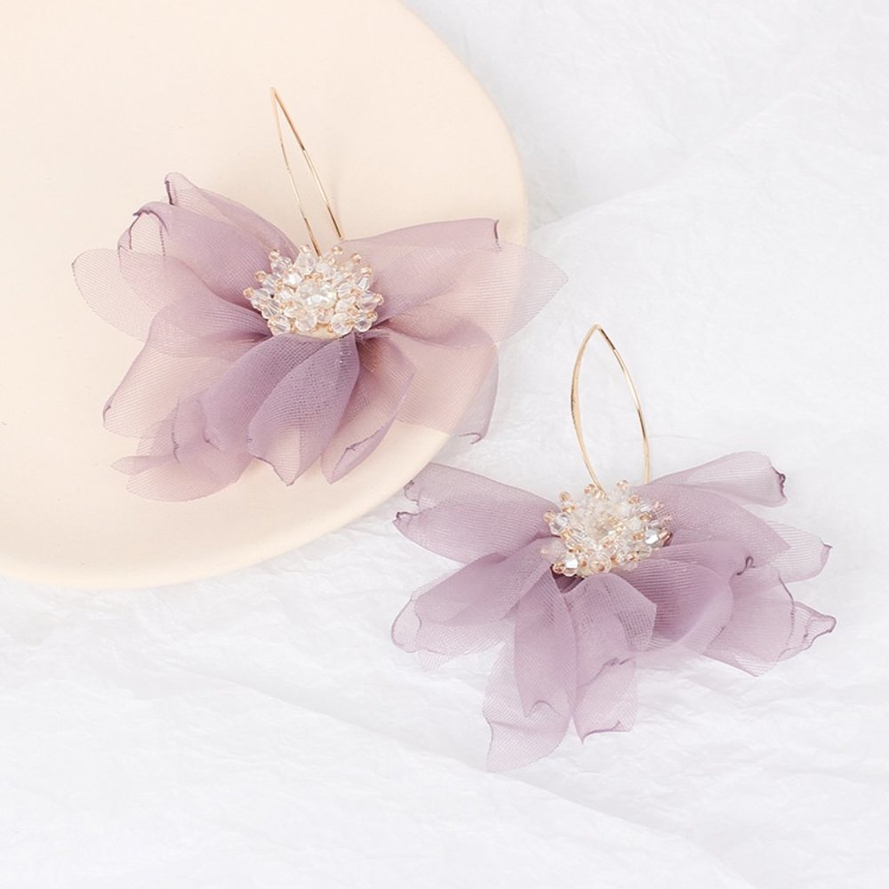 Flower Sheer Fabric Drop Earrings. 💕last white one - Picture 4 of 8